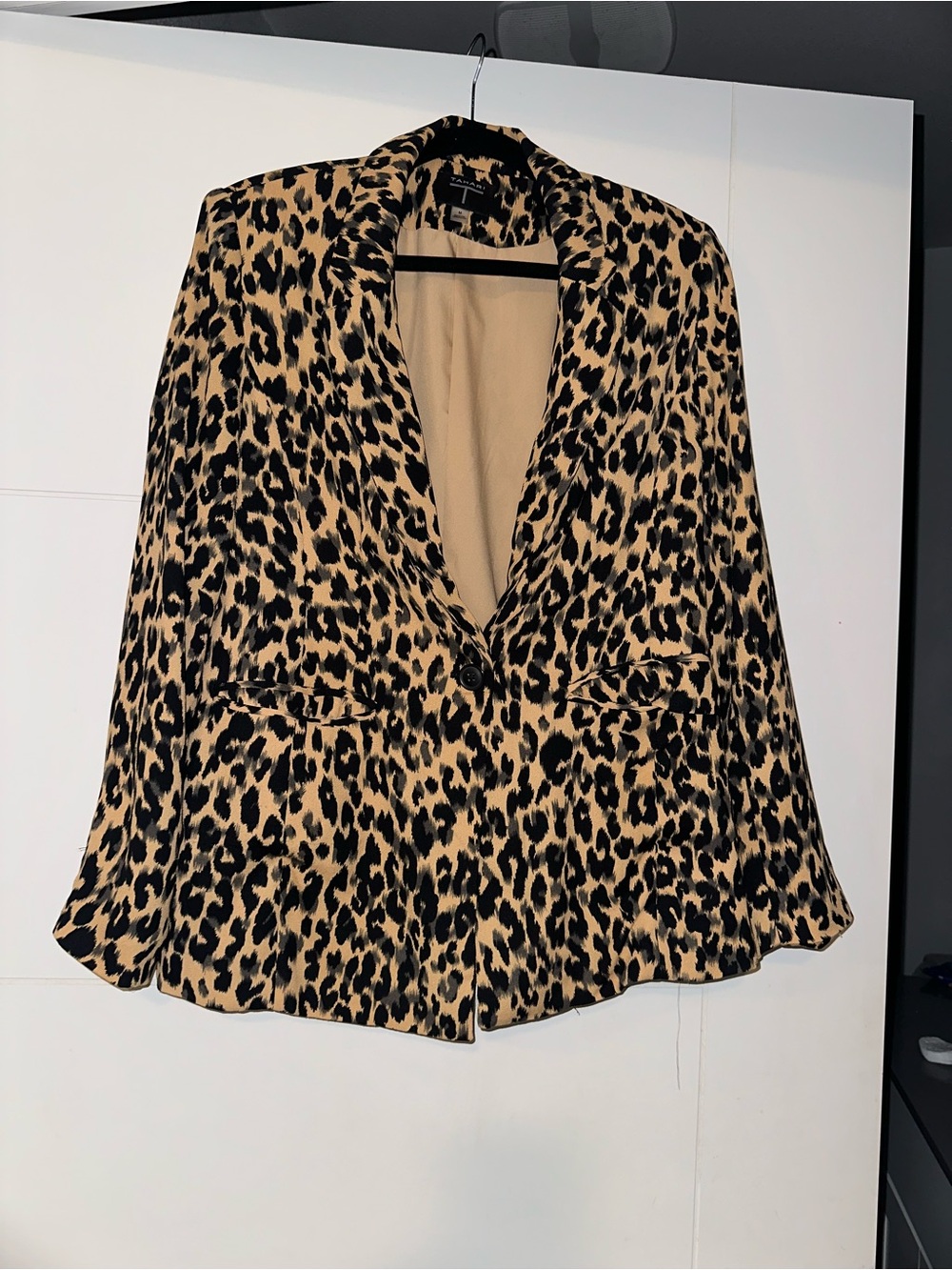 Tahari Leopard Print Blazer in Tan and Black